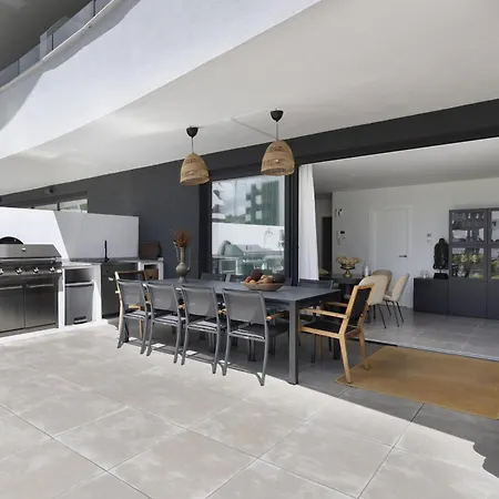 Daire Luxury With Garden In Higueron *