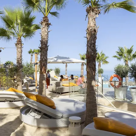 Luxury With Garden In Higueron Апартаменти