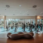 Luxury With Garden In Higueron Fuengirola