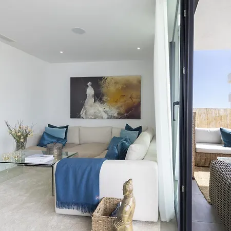 Apartment Luxury With Garden In Higueron