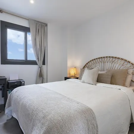 Apartment Luxury With Garden In Higueron Fuengirola