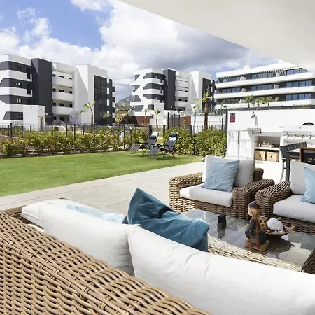 Apartment Luxury With Garden In Higueron Fuengirola