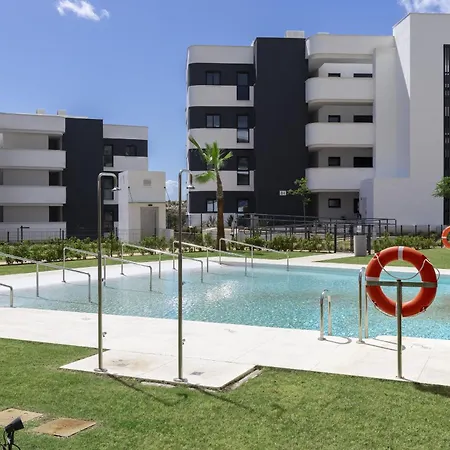 Luxury With Garden In Higueron *