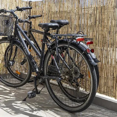 Luxury With Garden In Higueron