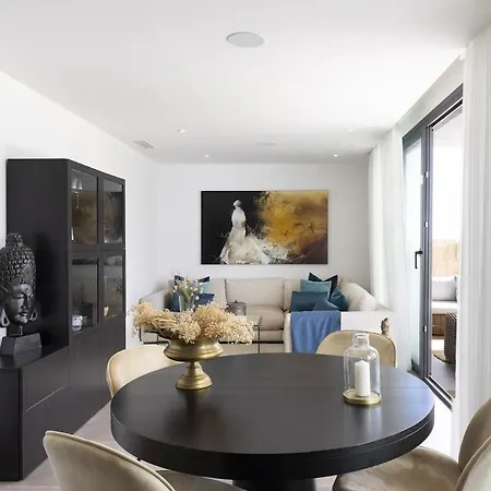 Apartment Luxury With Garden In Higueron Fuengirola