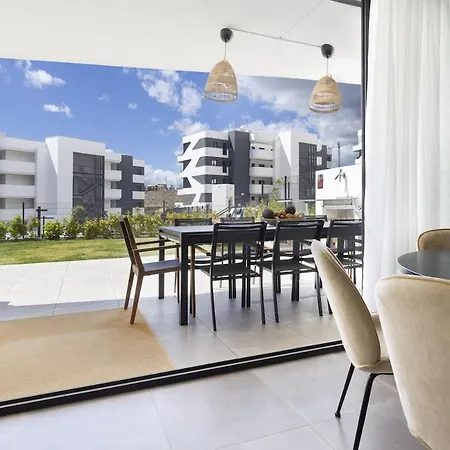 Luxury With Garden In Higueron