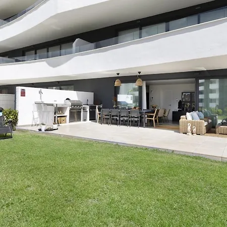 Luxury With Garden In Higueron Apartment