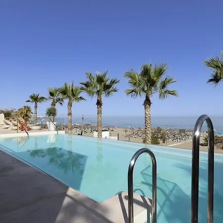 Luxury With Garden In Higueron