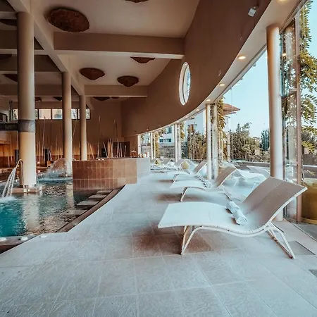 Apartment Luxury With Garden In Higueron Fuengirola