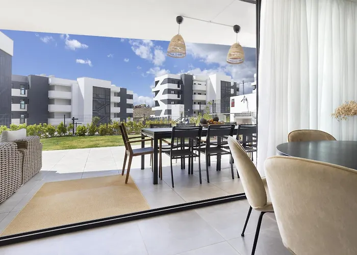 Apartment Luxury With Garden In Higueron Fuengirola