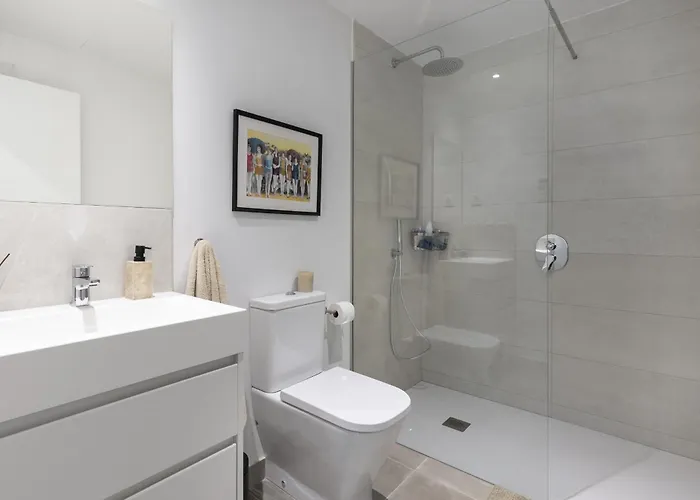 Luxury With Garden In Higueron Fuengirola