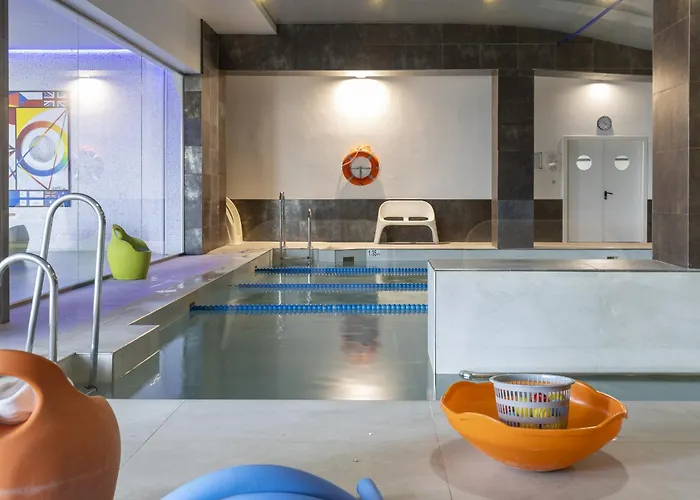 Luxury With Garden In Higueron Lejlighed