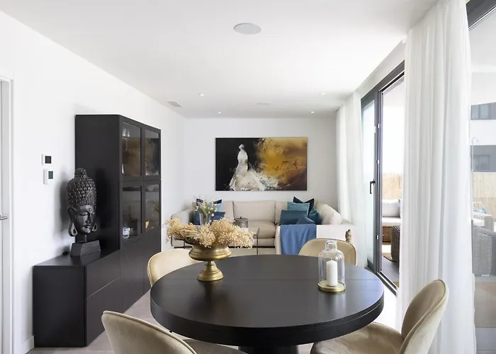 Luxury With Garden In Higueron Fuengirola