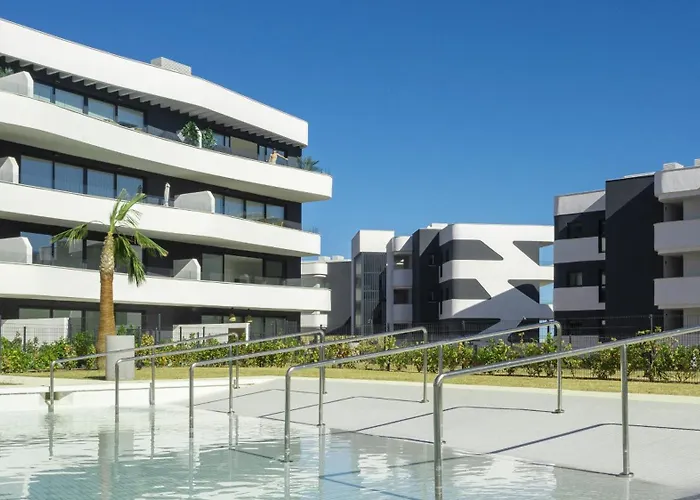 Luxury With Garden In Higueron Apartment