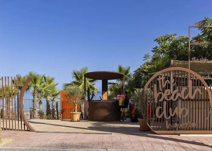 Daire Luxury With Garden In Higueron *