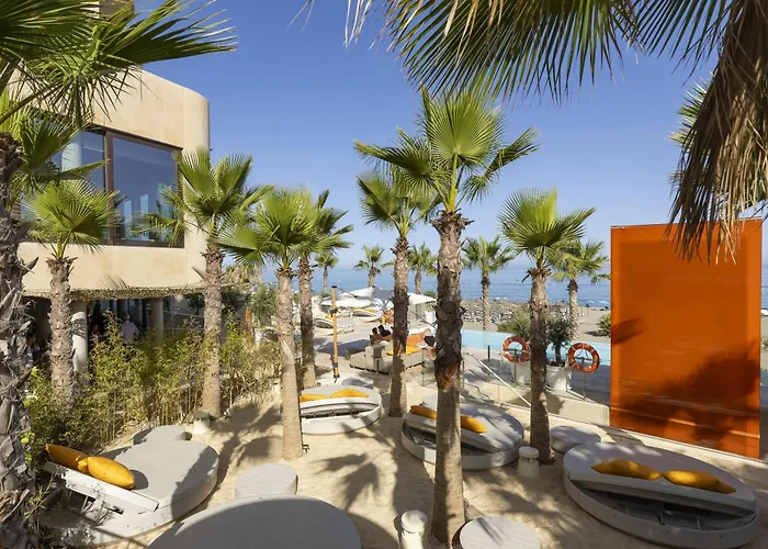 Luxury With Garden In Higueron Fuengirola