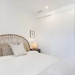 Luxury With Garden In Higueron